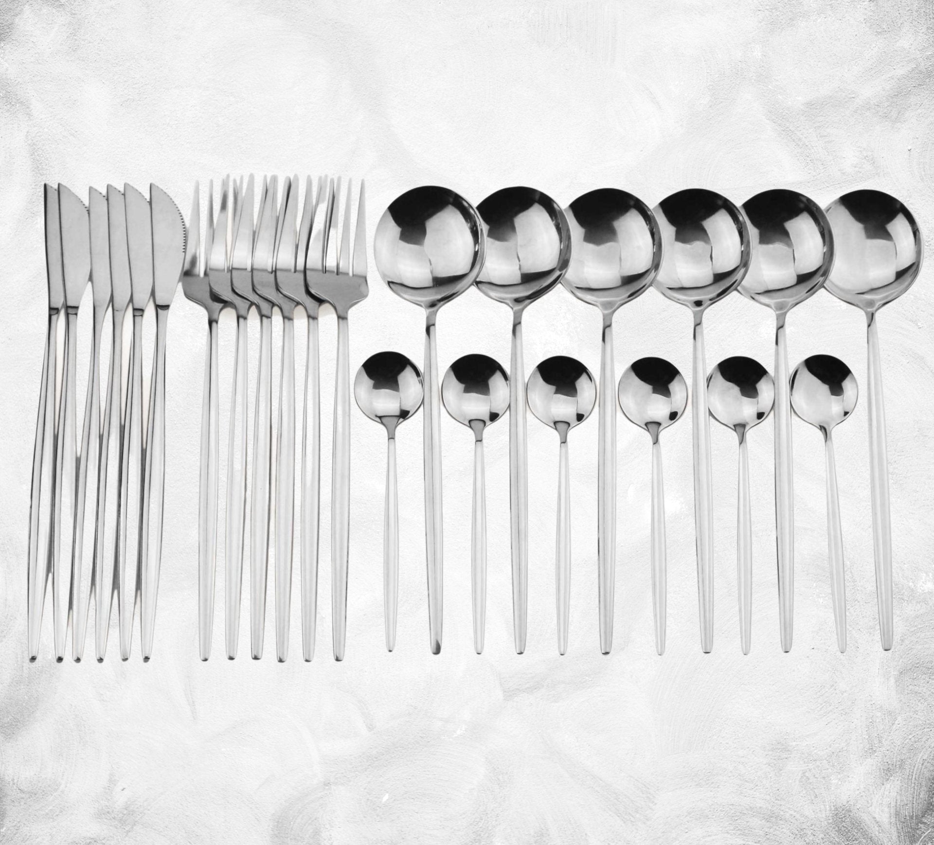 24 Piece Stainless Steel Cutlery Set in silver