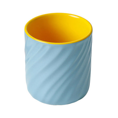 Sweet Swirl mug in blue&yellow. 