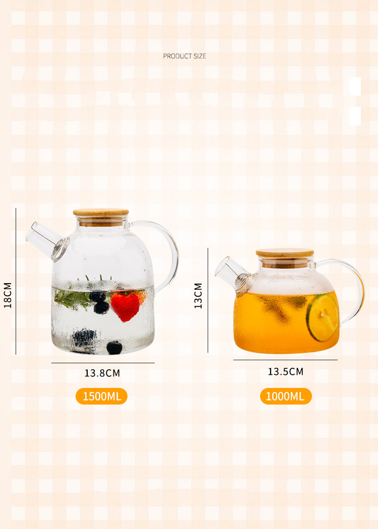 2 Clear Glass Cold Kettle With Bamboo Lid in small and large with the pitchers' dimensions listed on it.