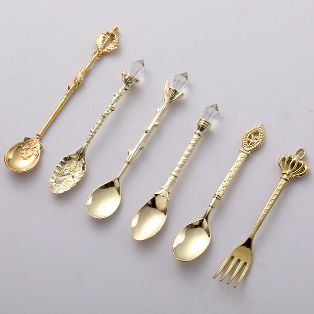 6 piece Retro Cutlery set spoons in gold